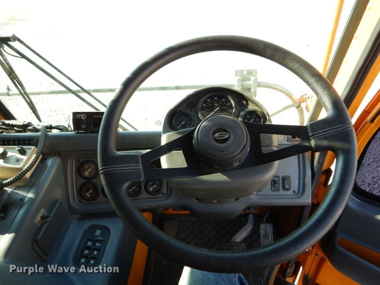 image for item DH6139 2004 Sterling Condor paint striping truck