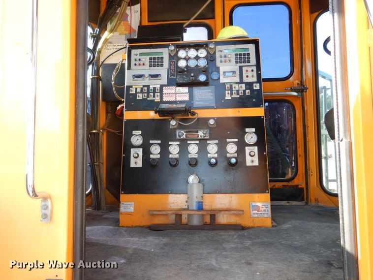 image for item DH6139 2004 Sterling Condor paint striping truck