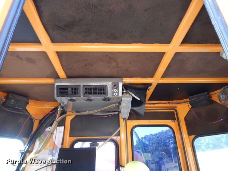 image for item DH6139 2004 Sterling Condor paint striping truck