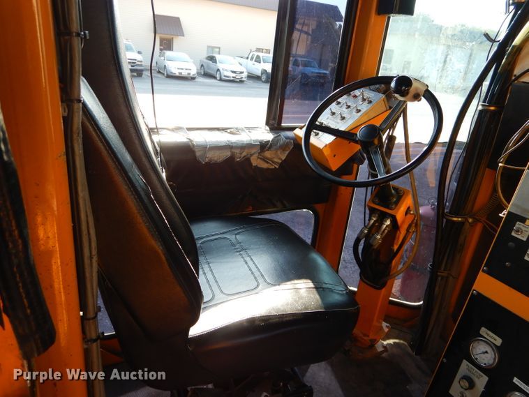 image for item DH6139 2004 Sterling Condor paint striping truck