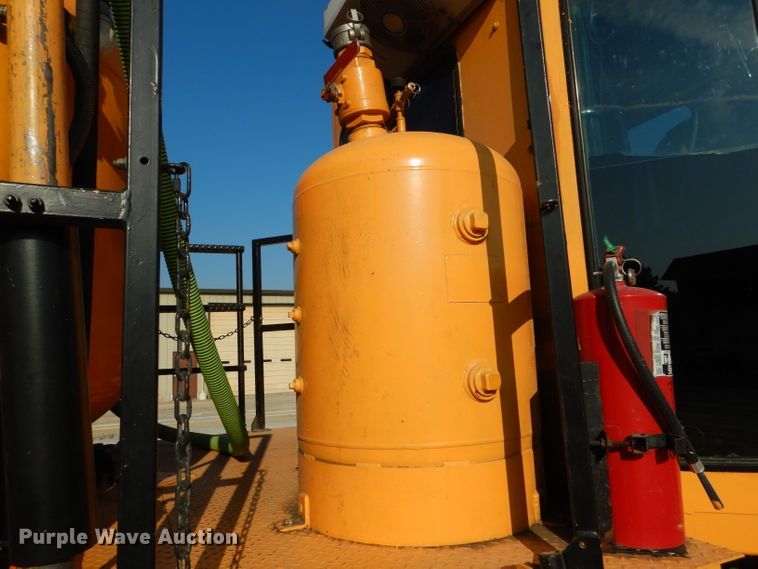 image for item DH6139 2004 Sterling Condor paint striping truck