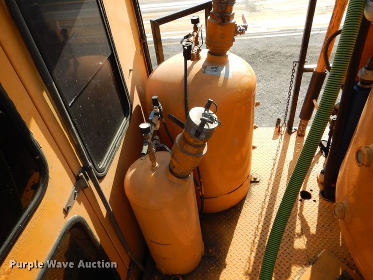 image for item DH6139 2004 Sterling Condor paint striping truck