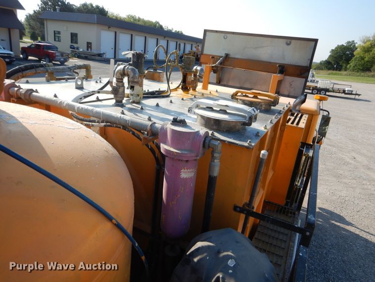 image for item DH6139 2004 Sterling Condor paint striping truck