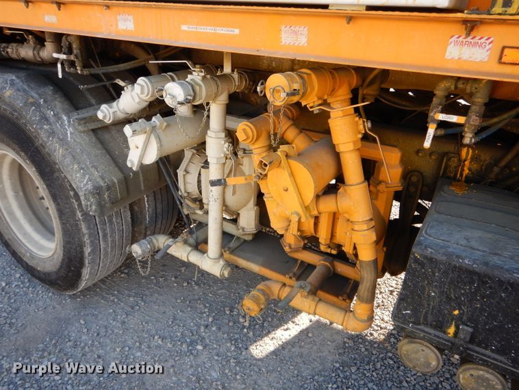 image for item DH6139 2004 Sterling Condor paint striping truck