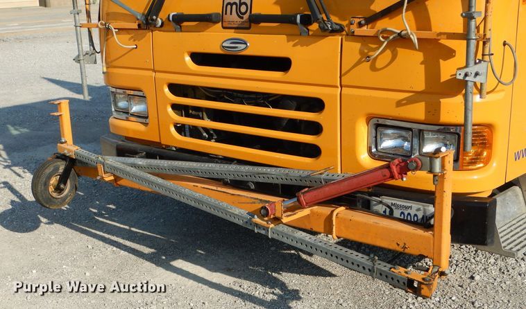 image for item DH6139 2004 Sterling Condor paint striping truck