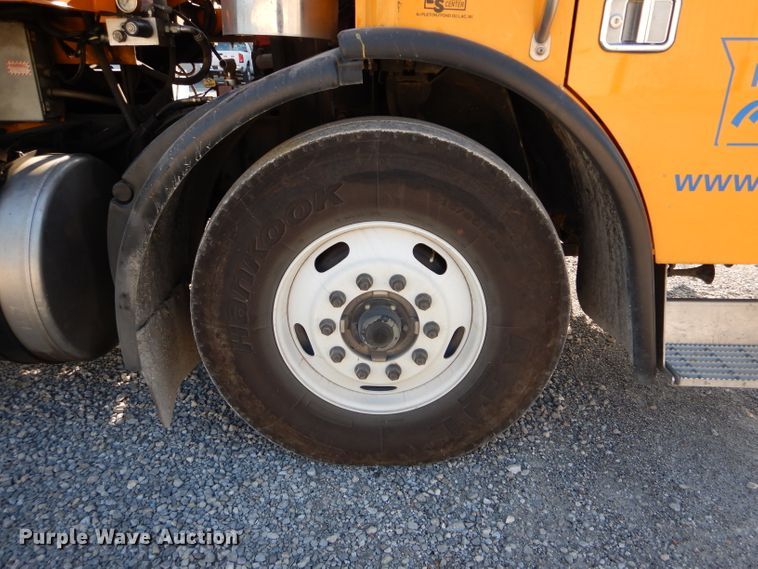 image for item DH6139 2004 Sterling Condor paint striping truck