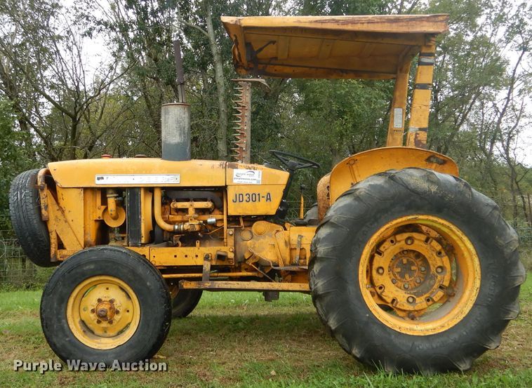 image for item DH6236 John Deere 301A tractor