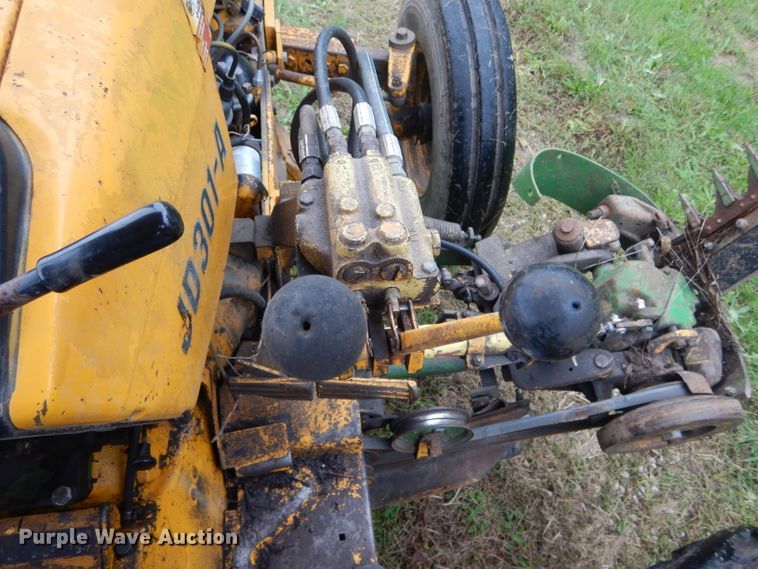 image for item DH6236 John Deere 301A tractor