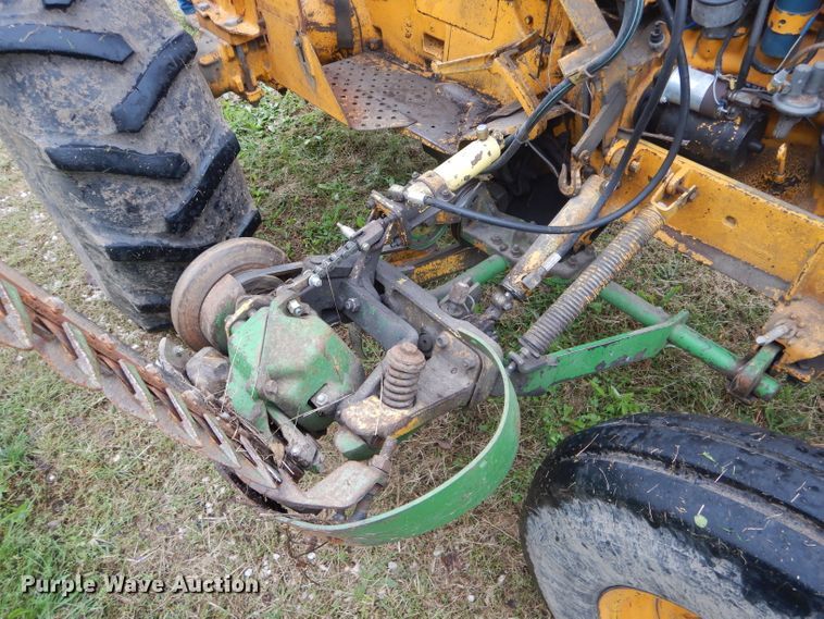 image for item DH6236 John Deere 301A tractor