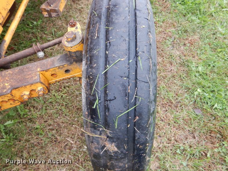 image for item DH6236 John Deere 301A tractor