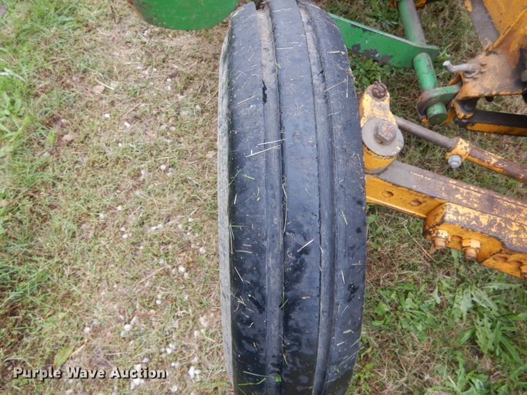 image for item DH6236 John Deere 301A tractor