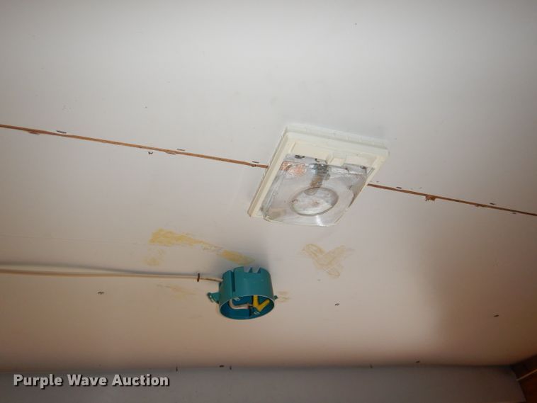 image for item DI2555 1997 Southern enclosed cargo trailer