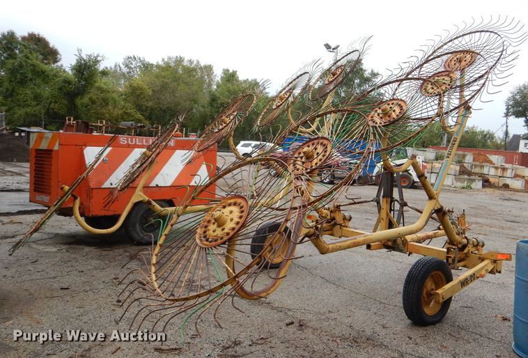 image for item DI2563 Vermeer WR-22 hay rake