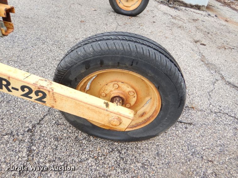 image for item DI2563 Vermeer WR-22 hay rake