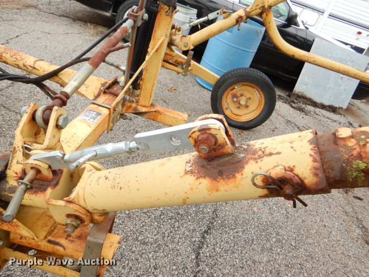 image for item DI2563 Vermeer WR-22 hay rake