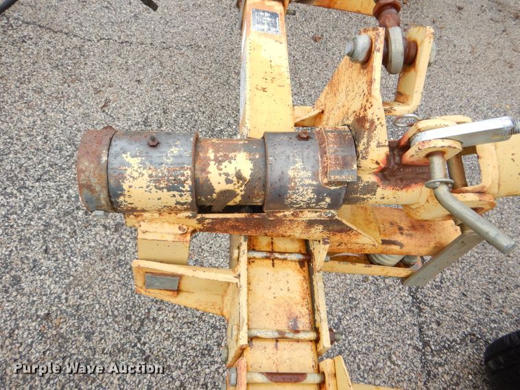 image for item DI2563 Vermeer WR-22 hay rake