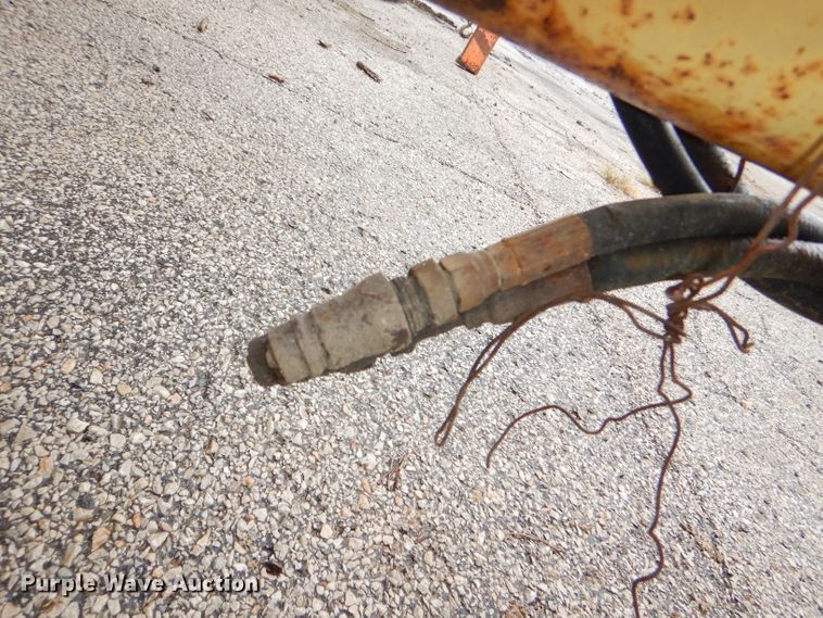 image for item DI2563 Vermeer WR-22 hay rake