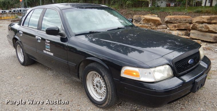 image for item DI2567 2002 Ford Crown Victoria LX