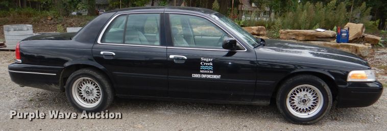 image for item DI2567 2002 Ford Crown Victoria LX