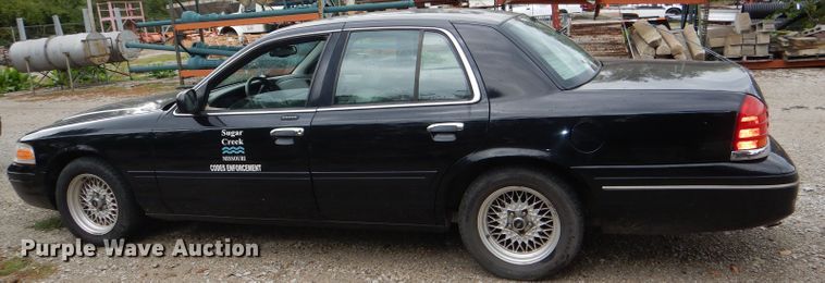 image for item DI2567 2002 Ford Crown Victoria LX