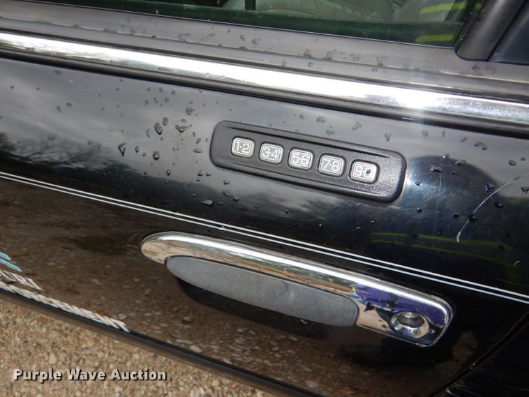 image for item DI2567 2002 Ford Crown Victoria LX