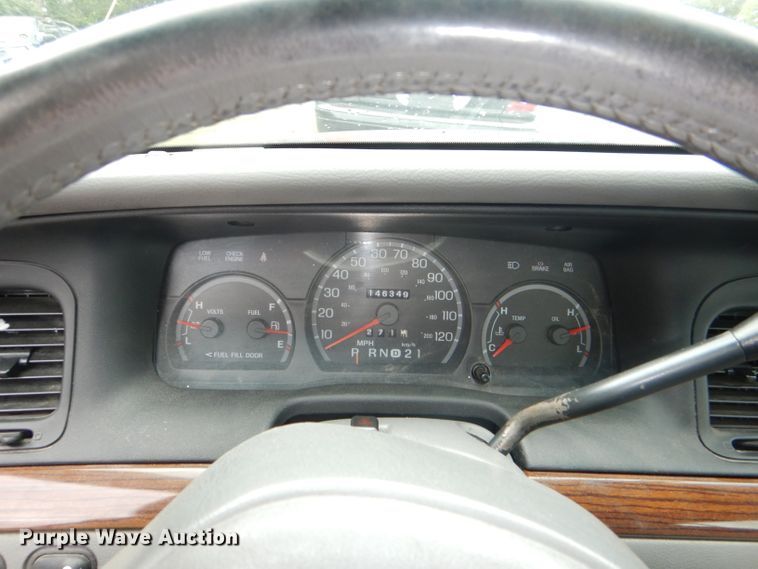 image for item DI2567 2002 Ford Crown Victoria LX