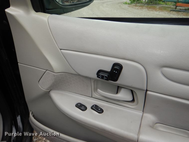 image for item DI2567 2002 Ford Crown Victoria LX