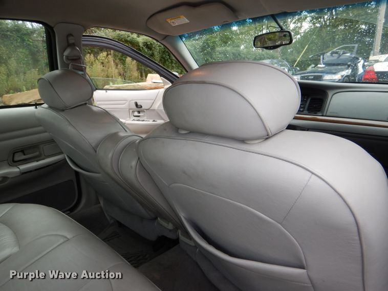 image for item DI2567 2002 Ford Crown Victoria LX