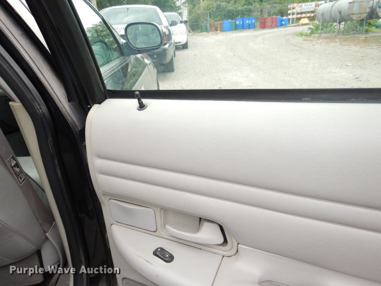image for item DI2567 2002 Ford Crown Victoria LX