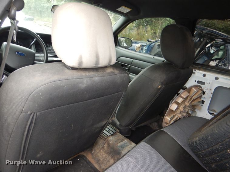 image for item DI2568 2011 Ford Crown Victoria Police Interceptor