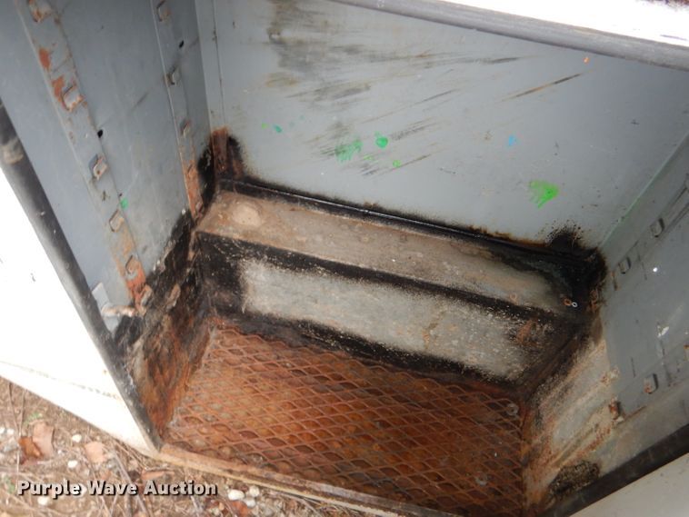 image for item DI2569 Stahl enclosed utility bed