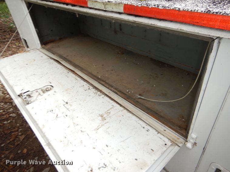 image for item DI2569 Stahl enclosed utility bed