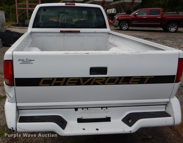 image for item DI2570 1995 Chevrolet S10 LS Ext. Cab pickup truck
