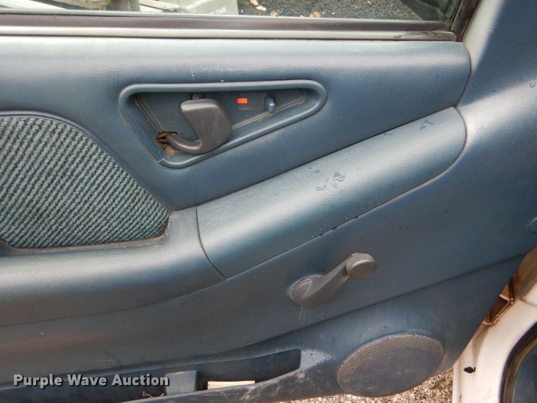 image for item DI2570 1995 Chevrolet S10 LS Ext. Cab pickup truck