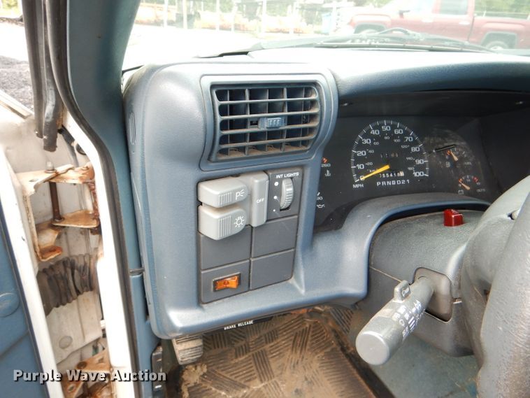 image for item DI2570 1995 Chevrolet S10 LS Ext. Cab pickup truck