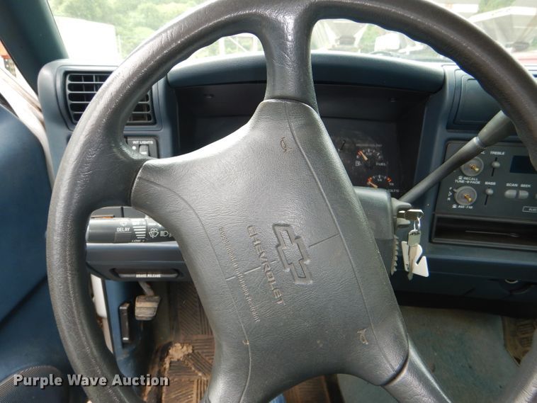 image for item DI2570 1995 Chevrolet S10 LS Ext. Cab pickup truck