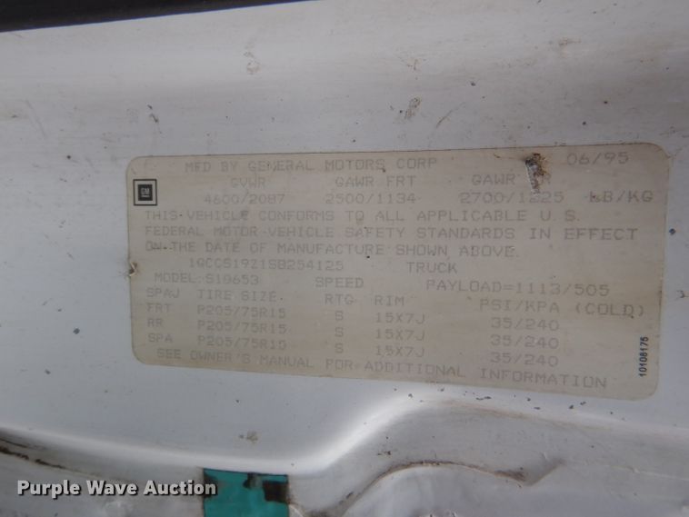 image for item DI2570 1995 Chevrolet S10 LS Ext. Cab pickup truck