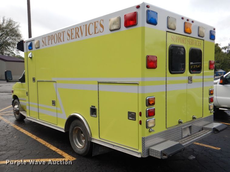 image for item EK9086 2002 Ford Econoline E450 ambulance