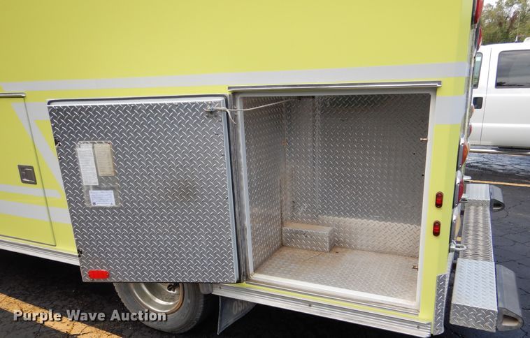 image for item EK9086 2002 Ford Econoline E450 ambulance