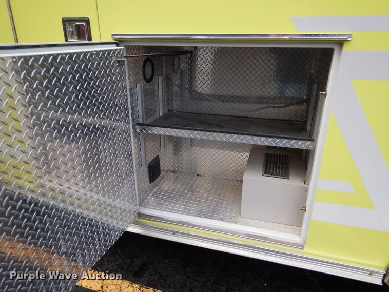 image for item EK9086 2002 Ford Econoline E450 ambulance