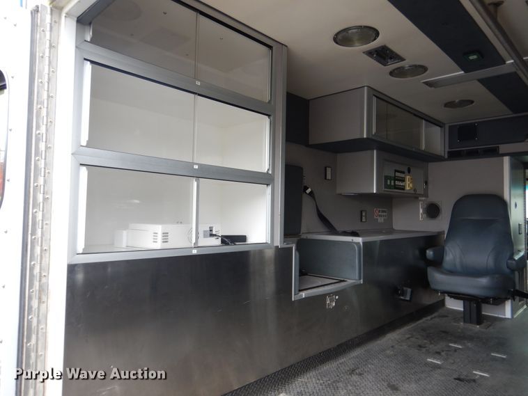 image for item EK9086 2002 Ford Econoline E450 ambulance