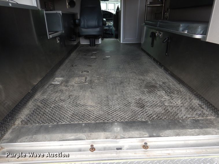 image for item EK9086 2002 Ford Econoline E450 ambulance