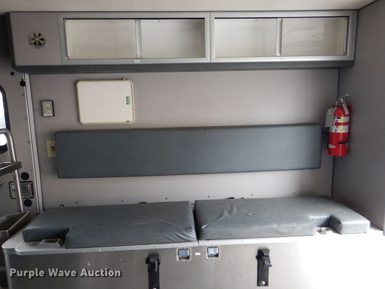 image for item EK9086 2002 Ford Econoline E450 ambulance