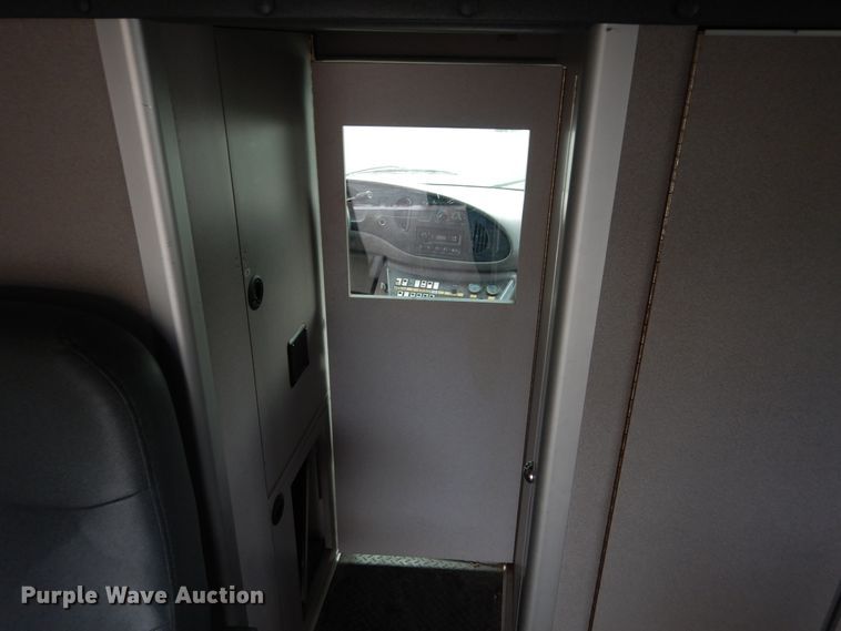 image for item EK9086 2002 Ford Econoline E450 ambulance