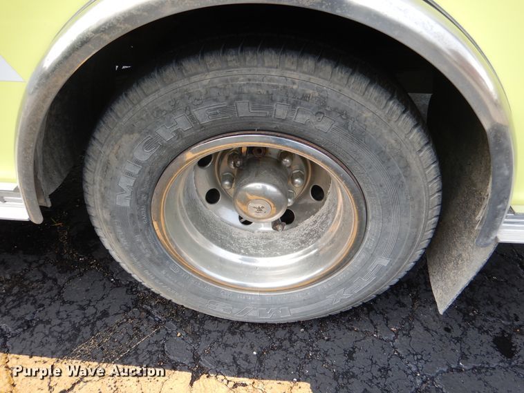 image for item EK9086 2002 Ford Econoline E450 ambulance