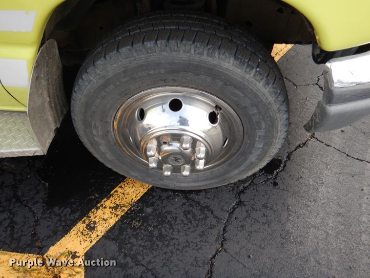 image for item EK9086 2002 Ford Econoline E450 ambulance