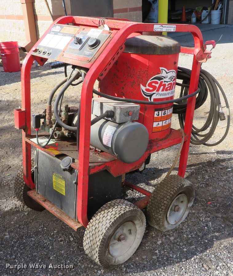 image for item EV9743 Shark STP-3520A pressure washer