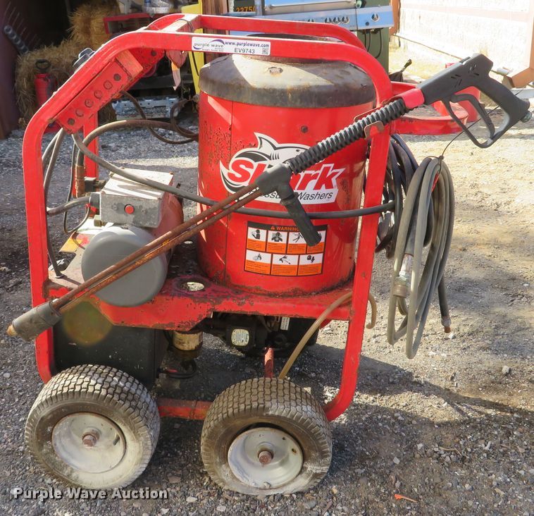 image for item EV9743 Shark STP-3520A pressure washer