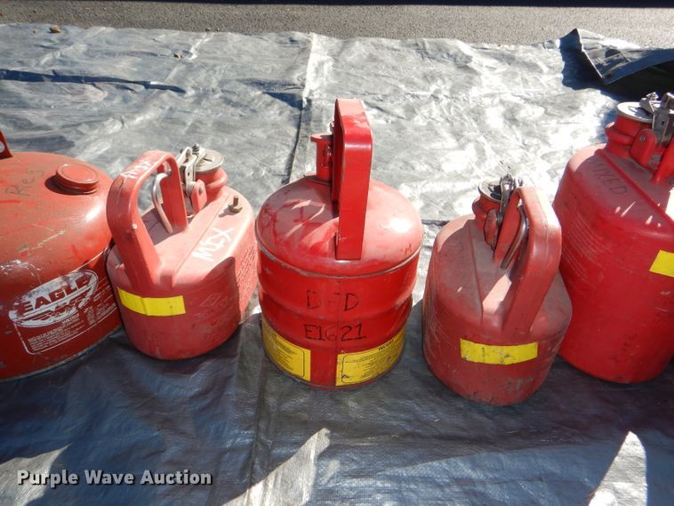 image for item FF9707 (8) fuel cans