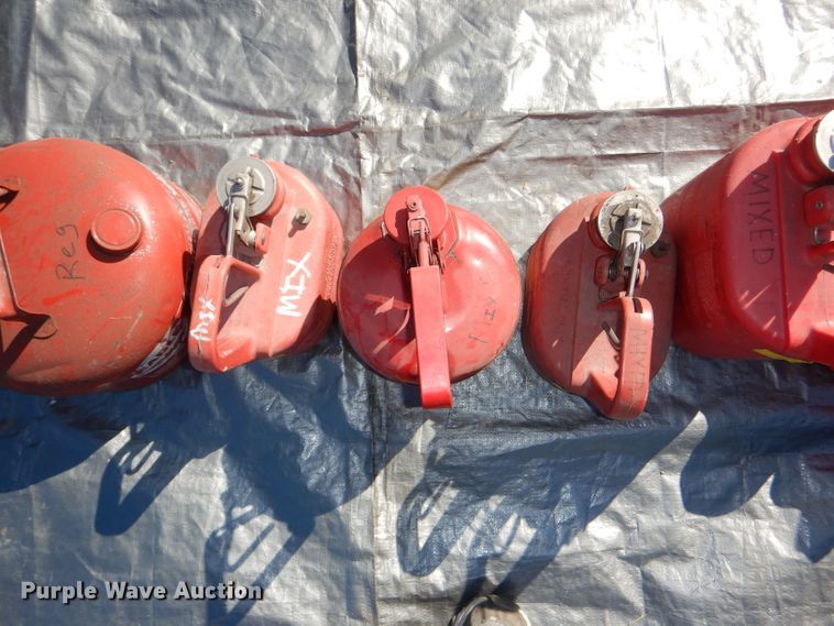 image for item FF9707 (8) fuel cans